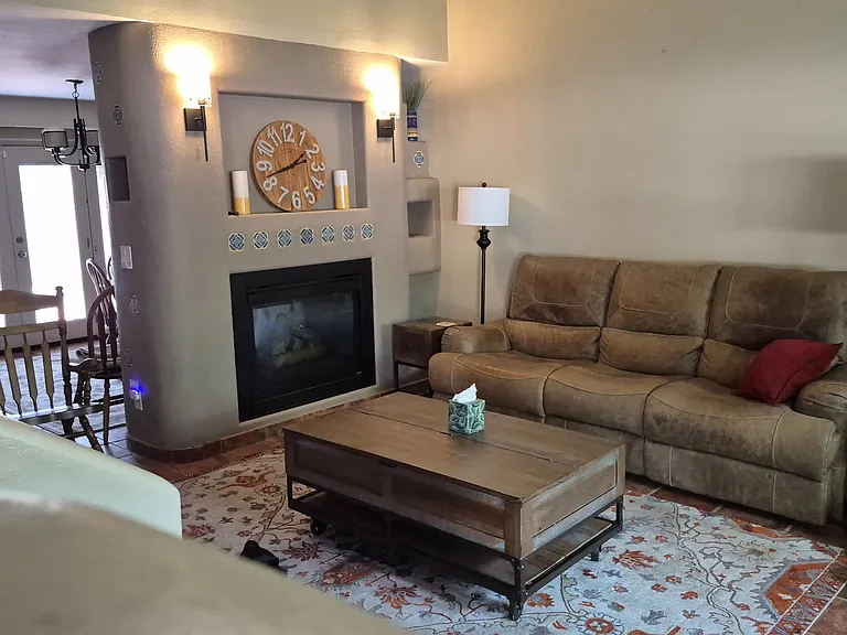 837 S Skyway Blvd — Photo 3