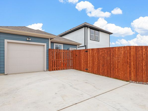 3053 Pecan Farm Ln, Fort Worth, TX 76140