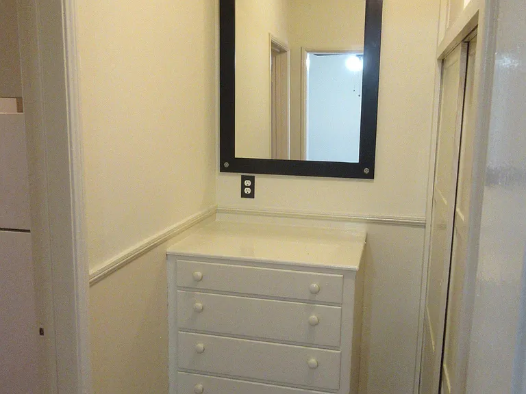 649 S Detroit St #9 — Photo 6