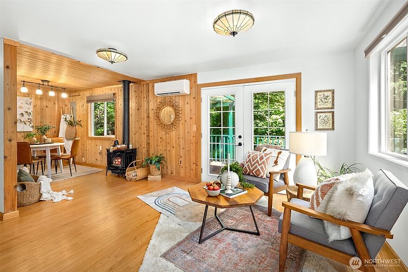 3rd image of 8921 188th Street SE