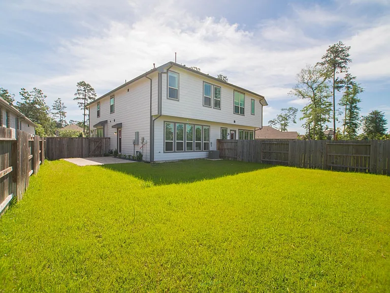 438 Lake Day Dr — Photo 39