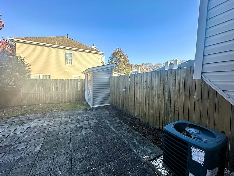 1812 Abbotsbury Way #1 — Photo 32