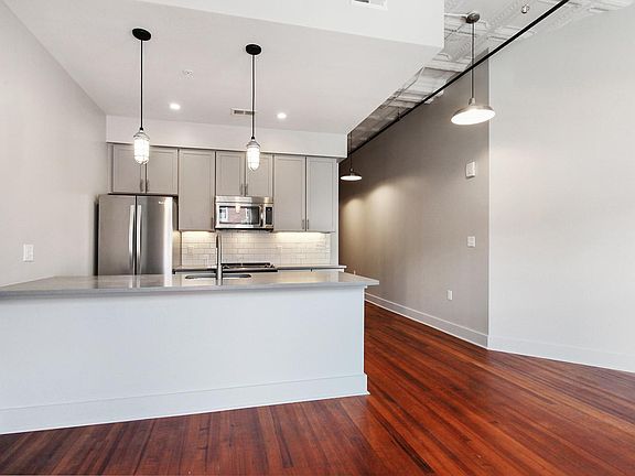 4th image of 111 W Broughton St Unit 3L