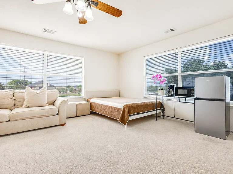 2401 Brycewood Ln — Photo 32