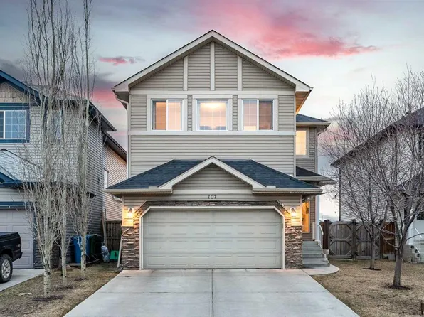 107 E Everwoods Park SW, Calgary, AB T2Y 0G3