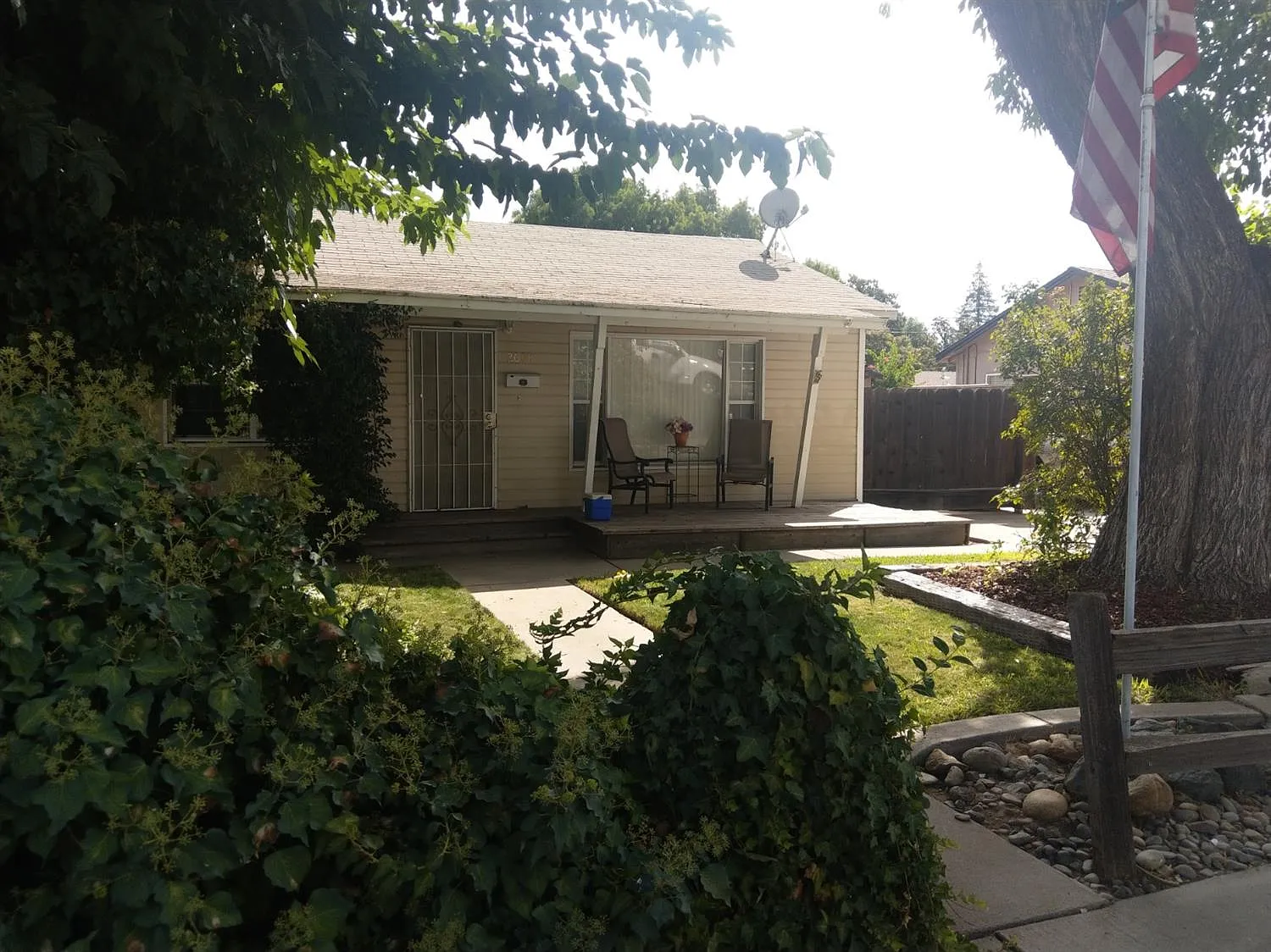 2008 Gordon Ave photo 1