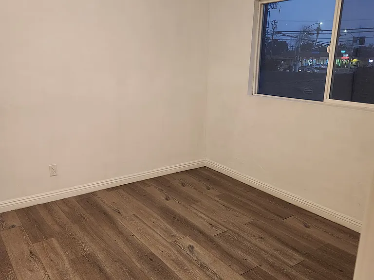 15001 Orange Ave #2 — Photo 18