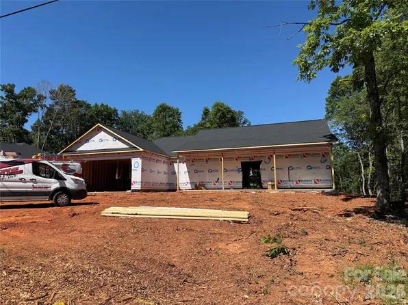 612 Central Dr #2, Statesville, NC 28677