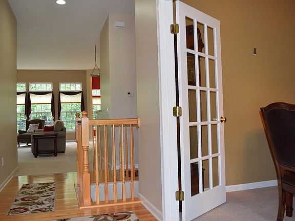 3rd image of 5325 Oakcrest Ct