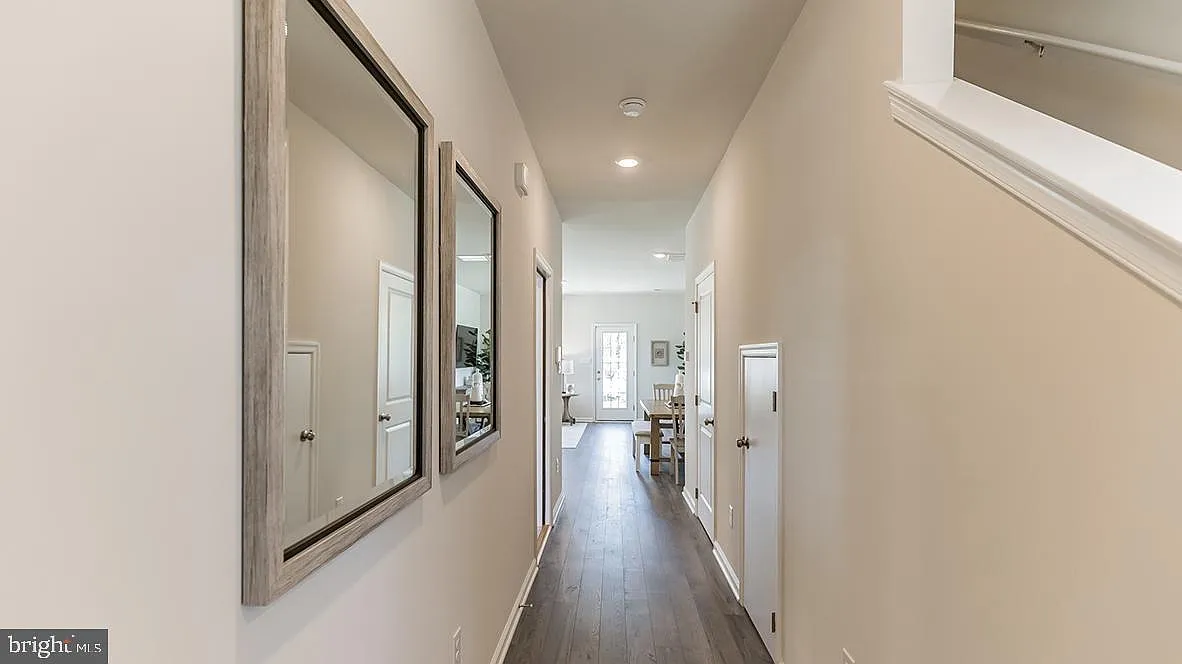 3 bed, 2.5 bath, 1580 sqft, $3,000 — Photo 3