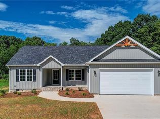 1816 Crutchfield Rd, Reidsville, NC 27320