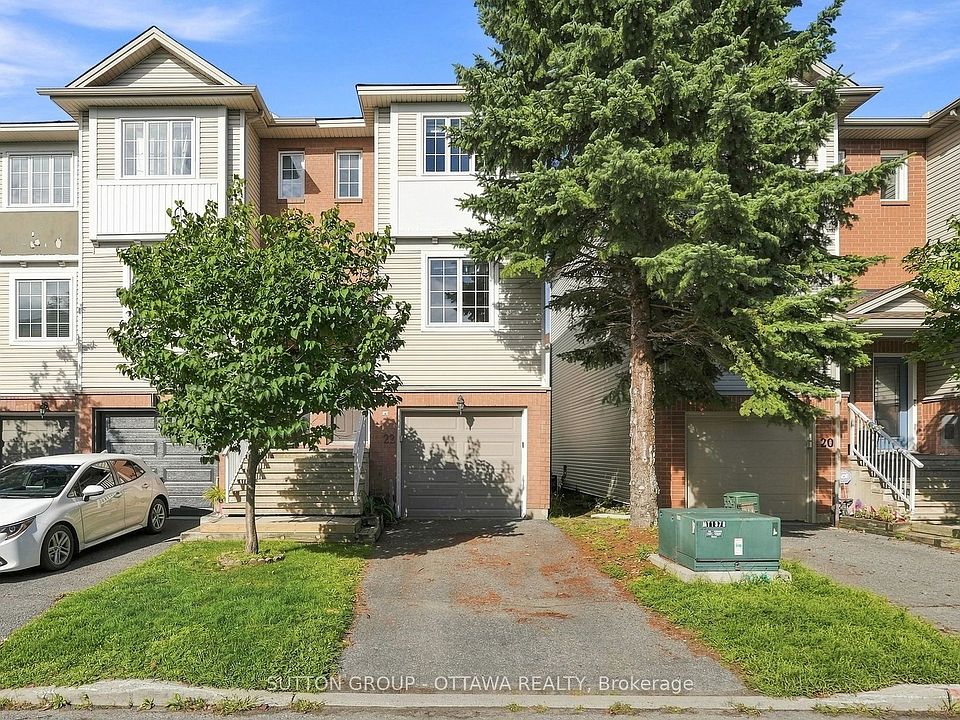 1st image of 22 Manhattan Cres
