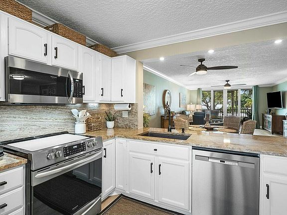 2nd image of 921 Gardenia Drive #272