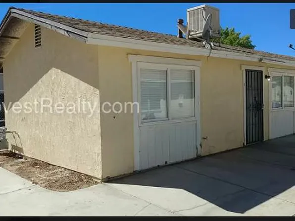 18190 Larkspur Rd APT B, Adelanto, CA 92301