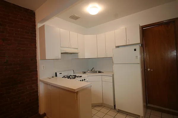 Rented by HH Realty | media 27