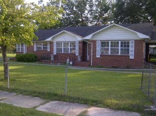 1061 W Orange St, Jesup, GA 31545
