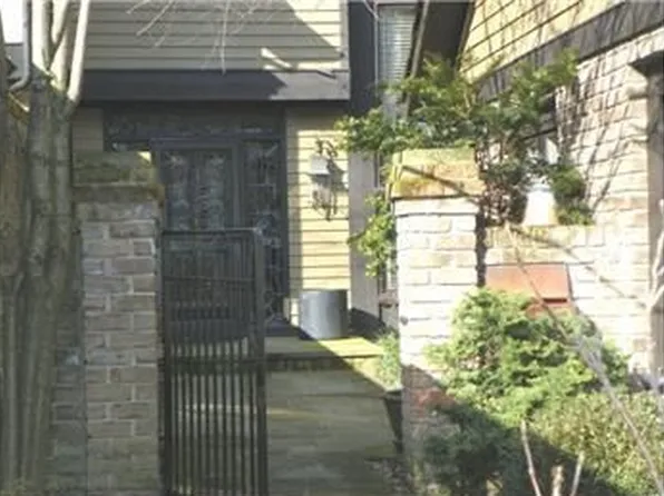 31 Hidden Valley #31, Rocky River, OH 44116