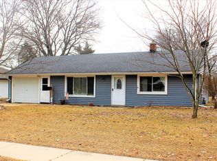 633 Pine St, Mukwonago, WI 53149