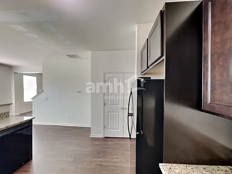 735 Bench Ln — Photo 4