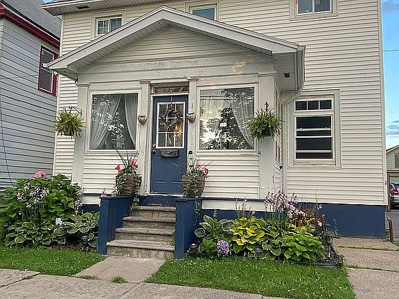 2nd image of 1561 West St