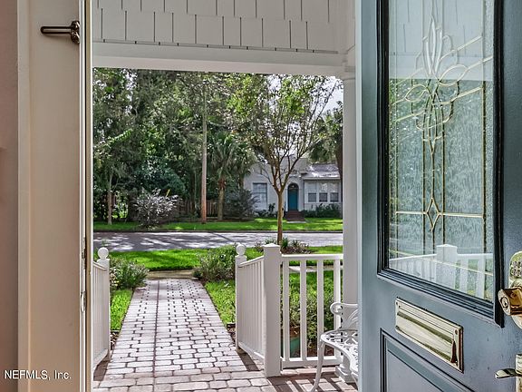 4th image of 1265 Challen Ave