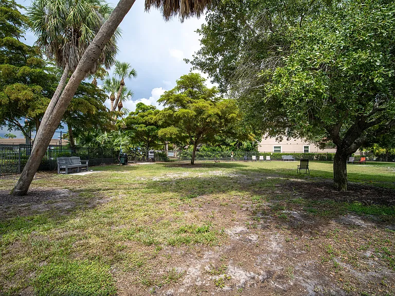 701 Maraviya Blvd — Photo 23