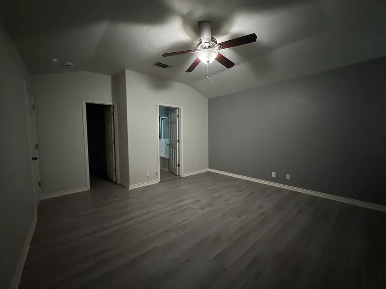208 Latigo Ln — Photo 12