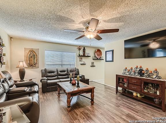 5th image of 9727 Kelton Dr