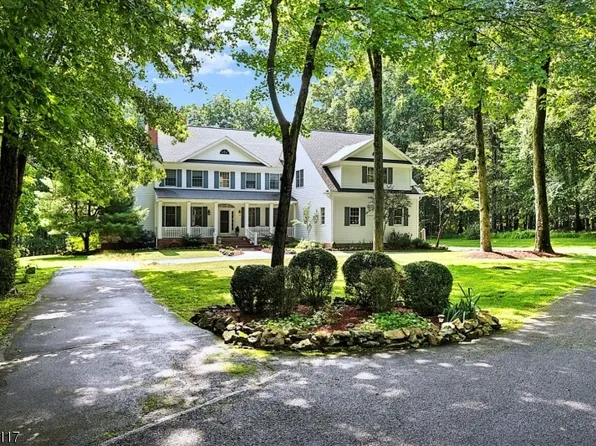 48 Ascot Dr, Washington Twp., NJ 07853