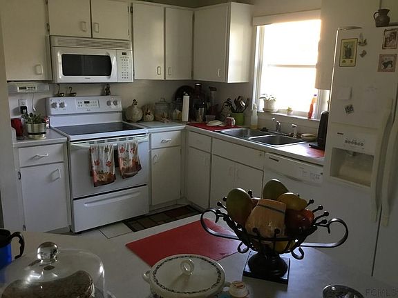 4th image of 74 Providence Ln