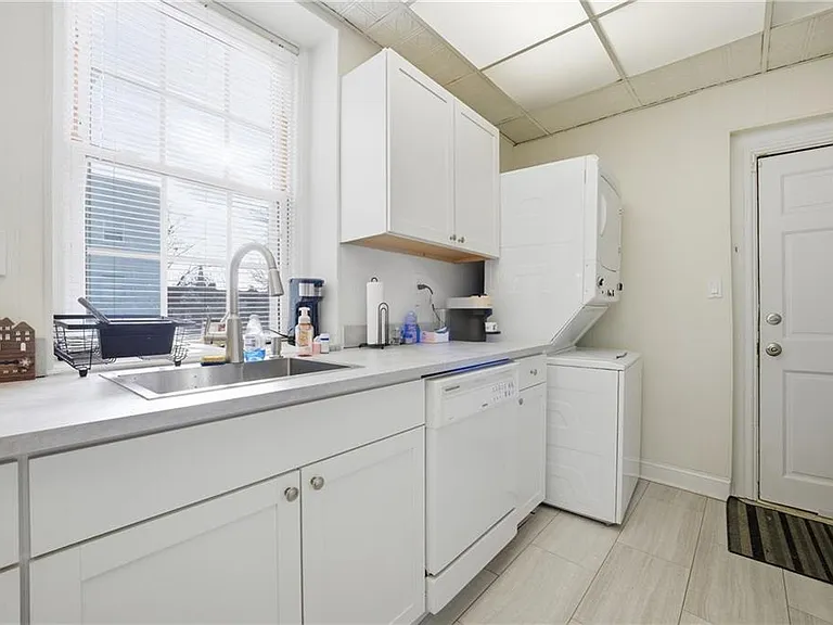 1015 Colonial Ave #4 — Photo 20