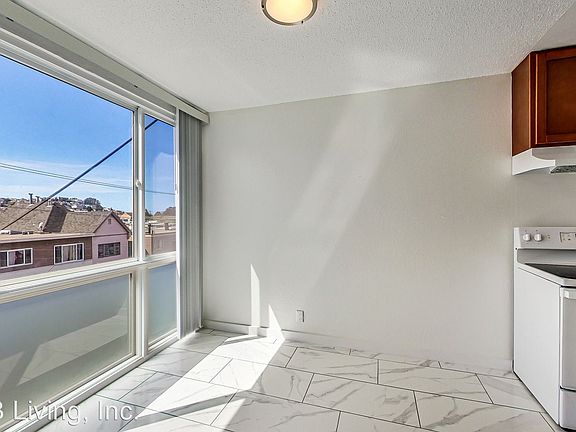 5th image of 168 Sickles Ave APT 12
