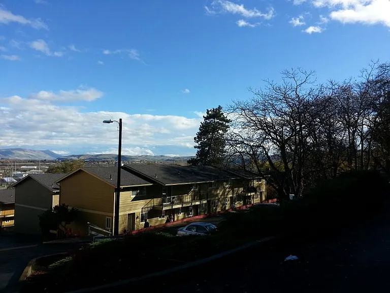 American Village of The Dalles — Photo 42