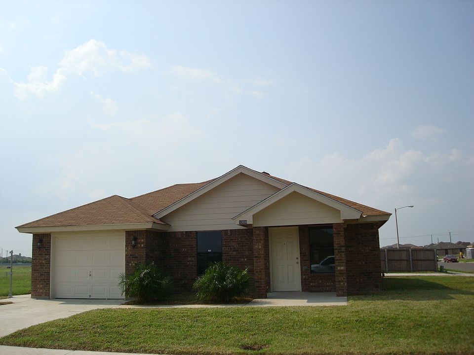 2nd image of 1300 Los Cielos Dr