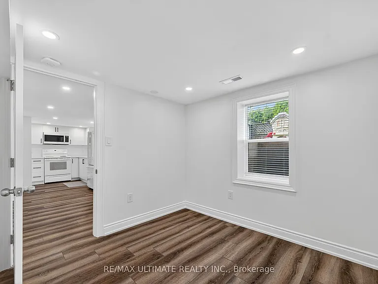 818 Krosno Blvd #BASEMENT — Photo 13