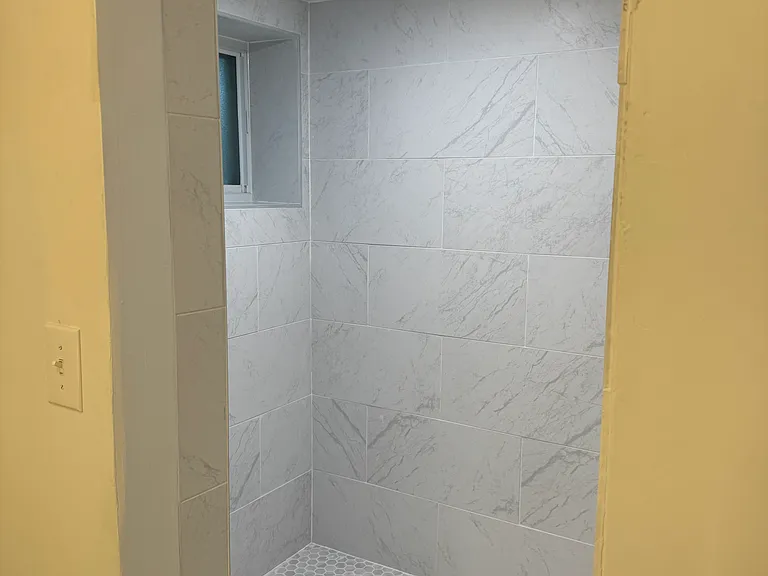 Large walk in Shower