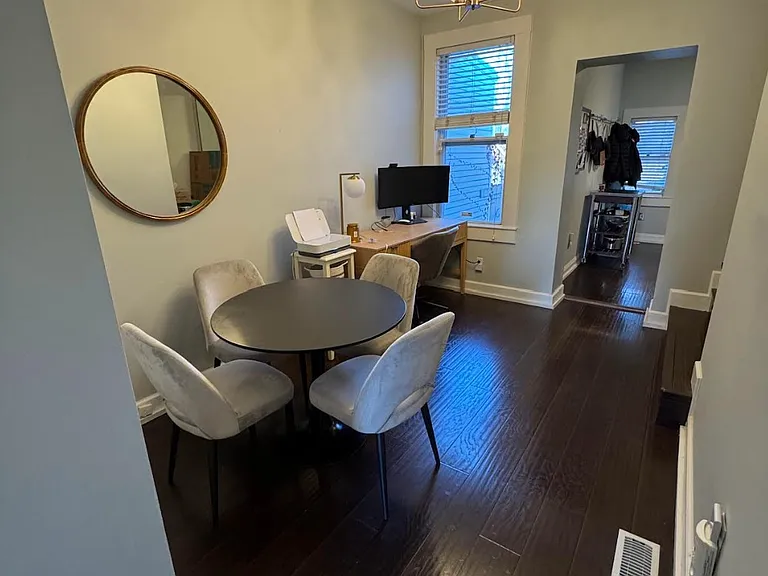 136 Wilber Ave — Photo 8