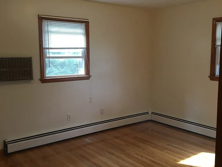 58 Versailles St — Photo 13