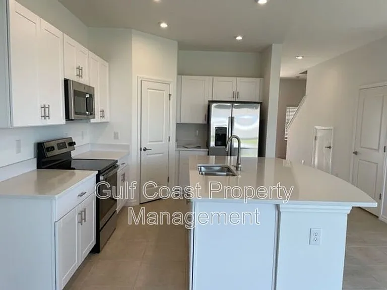 5764 Haven Ter — Photo 6