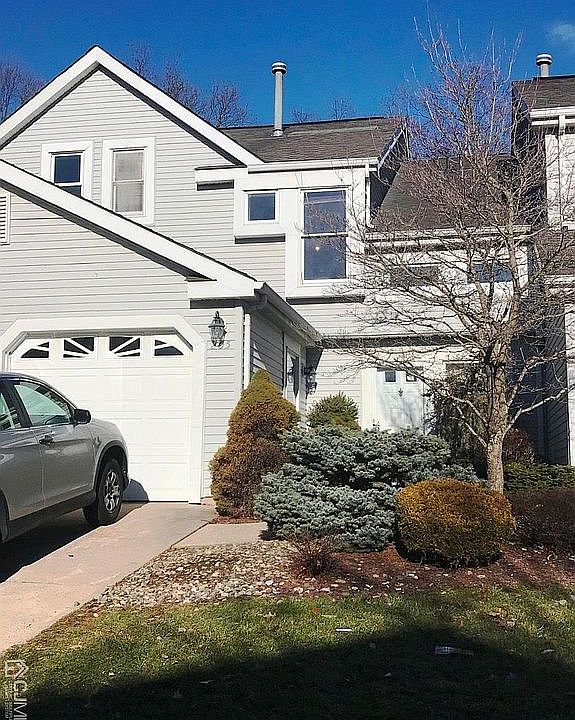 1st image of 205 Manahan Ct