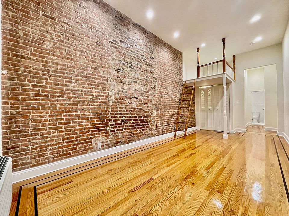 1st image of 531 W 45th St APT 1A