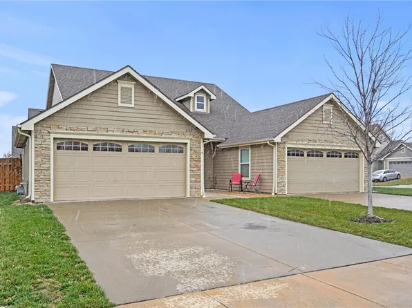 3163 Yankee Tank Ln, Lawrence, KS 66047