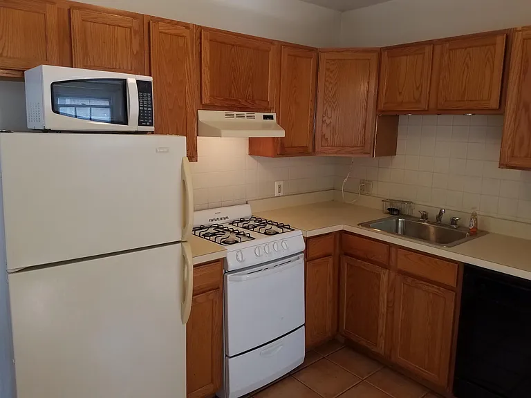 263 S 9th St #2-R — Photo 4