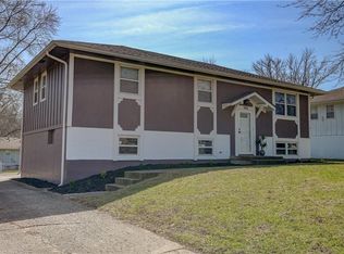 2204 SW Keystone Pl, Blue Springs, MO 64014