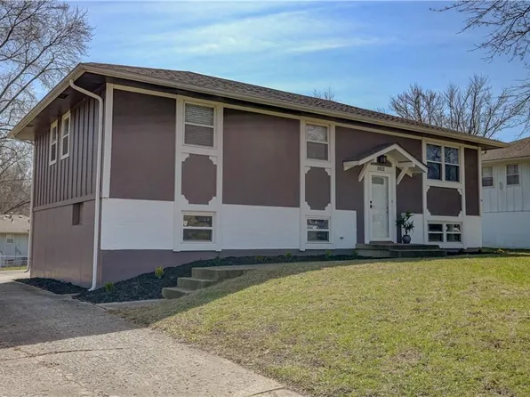 2204 SW Keystone Pl, Blue Springs, MO 64014