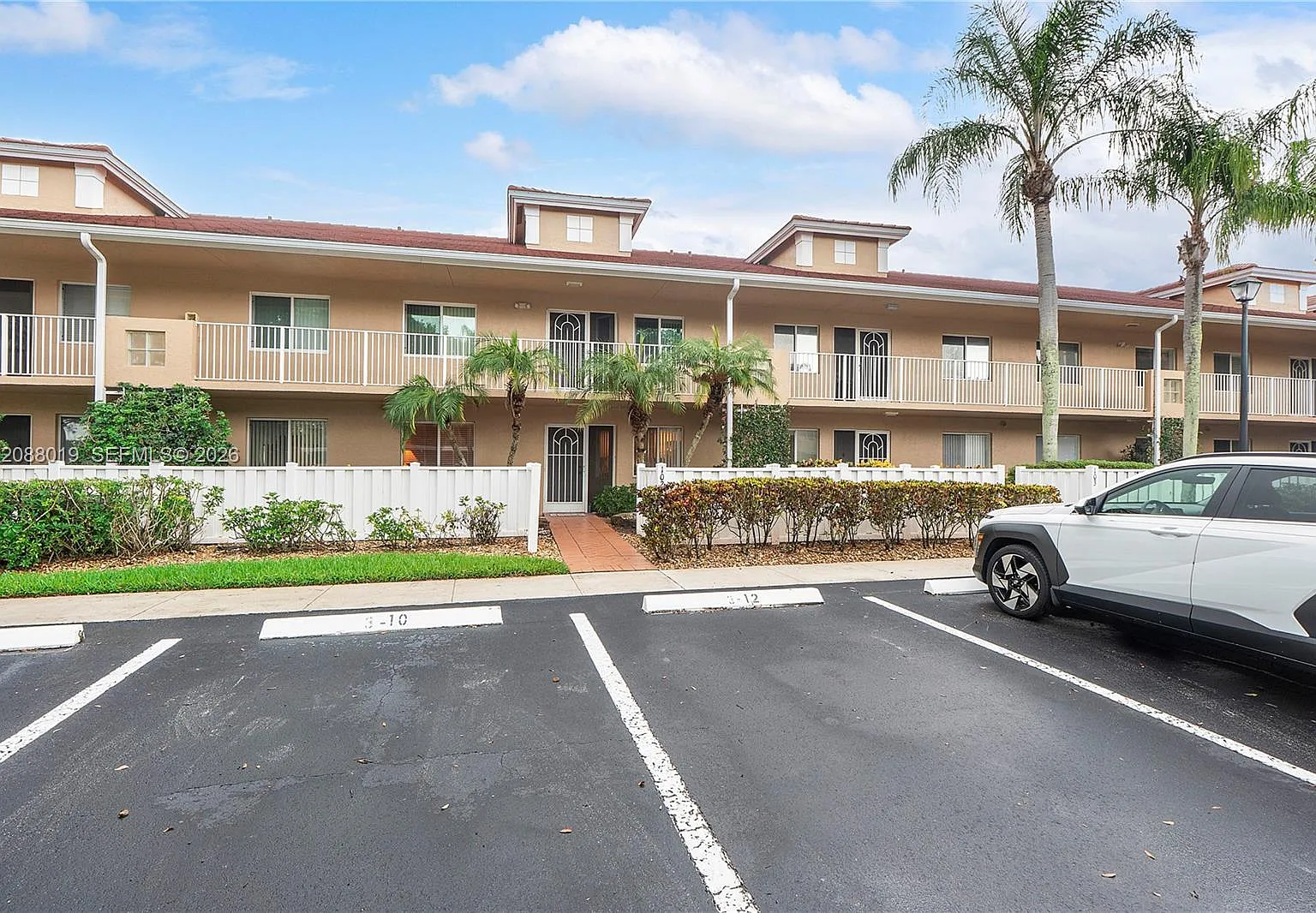 Regal Shores Condo — Photo 1