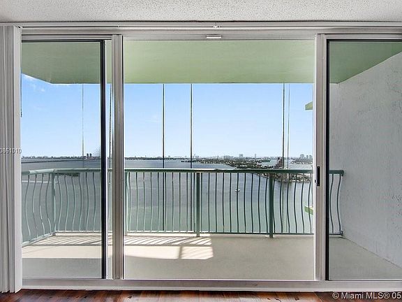 5th image of 1752 N Bayshore Dr #35A