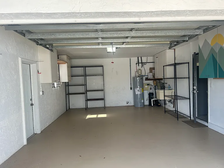 total garage 1 1/2 size