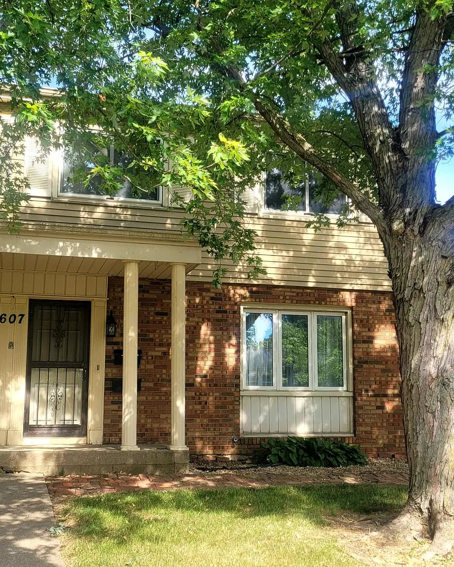 607 Bradley Dr — Photo 1