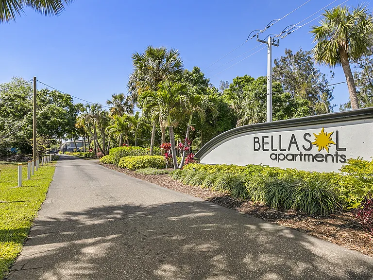 Bella Sol Apartments — Photo 7
